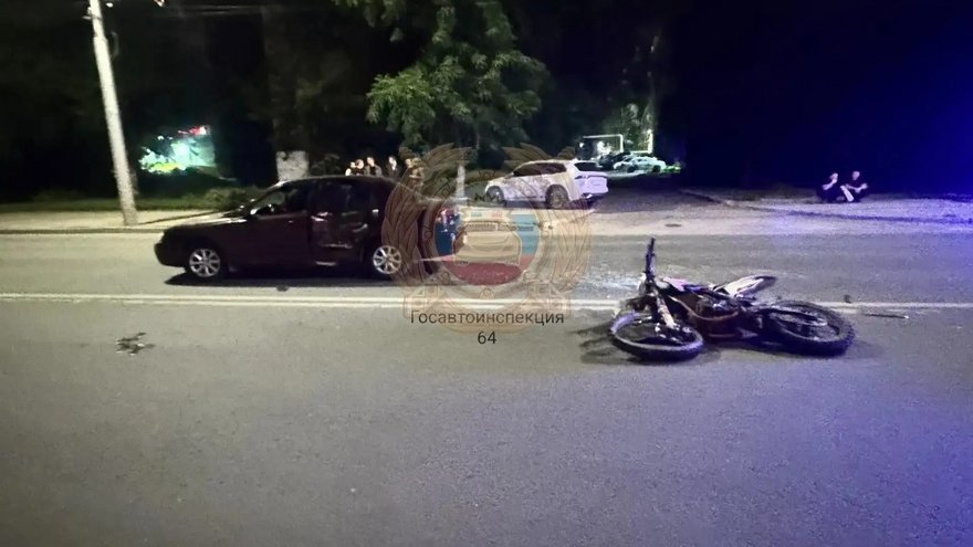 В Саратове ночью сбили 17-летнего мотоциклиста