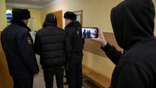 Подростка отправили в колонию за публикацию видеокружков с оскорблением полицейских