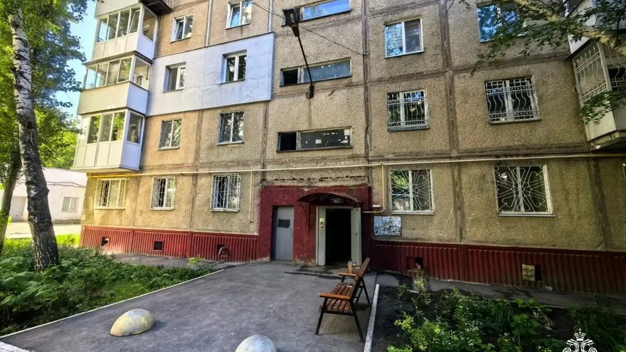 На пожаре в саратовской многоэтажке пострадал ребенок