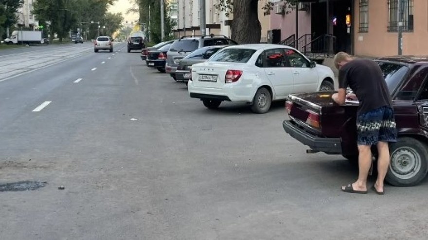 В Саратове 16-летняя мотоциклистка угодила под машину