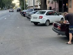 В Саратове 16-летняя мотоциклистка угодила под машину