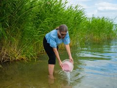 Балаковская АЭС выпустила в Саратовское водохранилище более 73 тысяч молоди стерляди