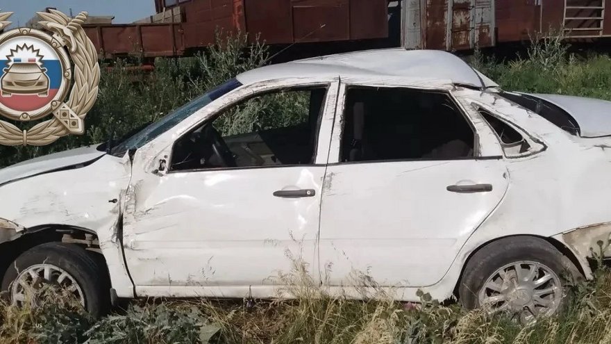 Под Пугачевом разбилась девушка на Ладе