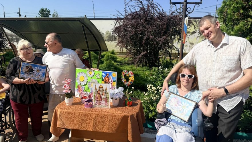 В Энгельсском доме-интернате прошли мероприятия ко Дню семьи, любви и верности