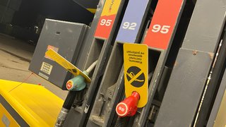 Федеральный министр назвал ситуацию с топливом в России напряженной