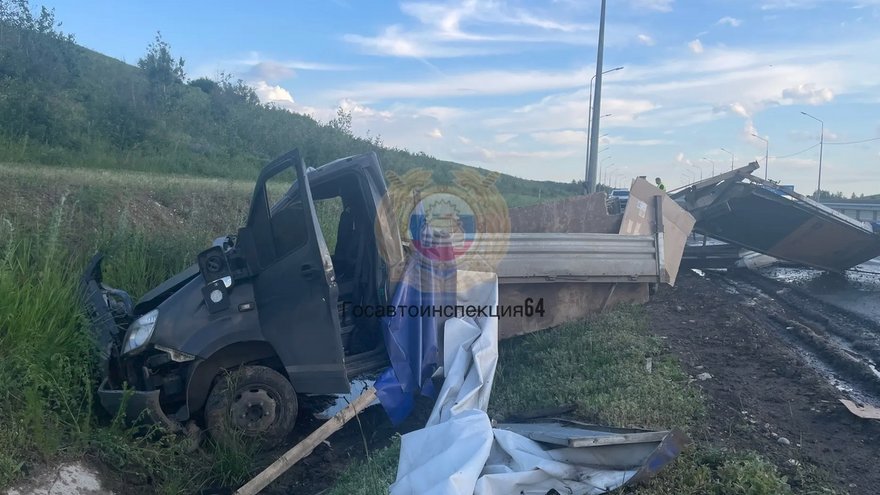 Полиция ищет свидетелей смертельного ДТП с грузовиком в Саратове