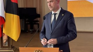 Глава Энгельсского района Максим Леонов отчитался перед жителями