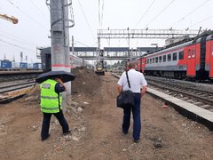 На вокзале в Саратове разрушили остановочные платформы