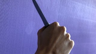 В центре Саратова рецидивист напал с ножом на незнакомца