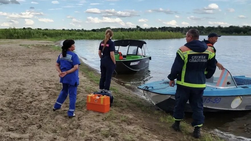Во время отдыха под Саратовом утонули 9-летний мальчик и его отец