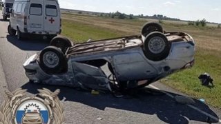 В Саратовской области в перевернувшейся Ладе погибла 65-летняя женщина