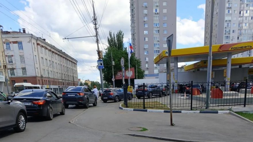 МВД простит водителей за мелкие нарушения в очередях перед АЗС