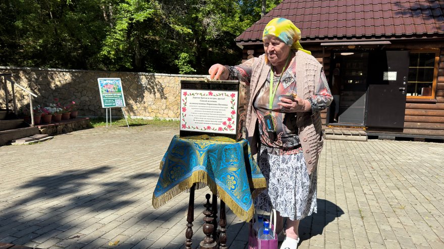 Паломники из Энгельсского дома-интерната съездили к Святому источнику великомученицы Параскевы