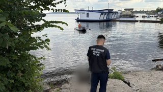 В Саратове из Волги достали тело мужчины