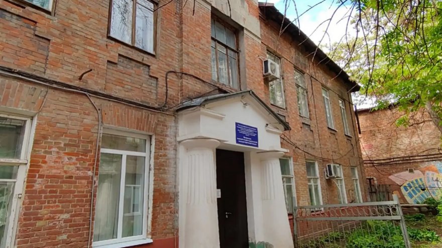 Два старинных дома-близнеца в центре Саратова признали памятниками