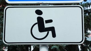 Женщина прикинулась инвалидом и получила от государства почти полмиллиона рублей