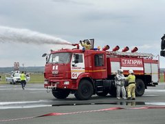 В аэропорту Саратова учились тушить самолет с пассажирами