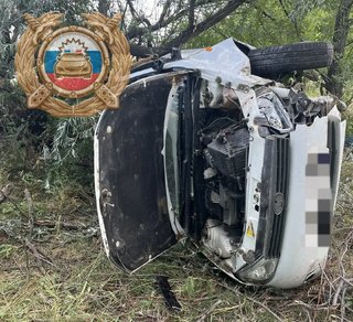 Под Саратовом водитель перевернул Ладу Калину на бок и скончался от травм