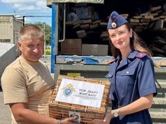 Саратовские следователи отправили гуманитарную помощь бойцам СВО