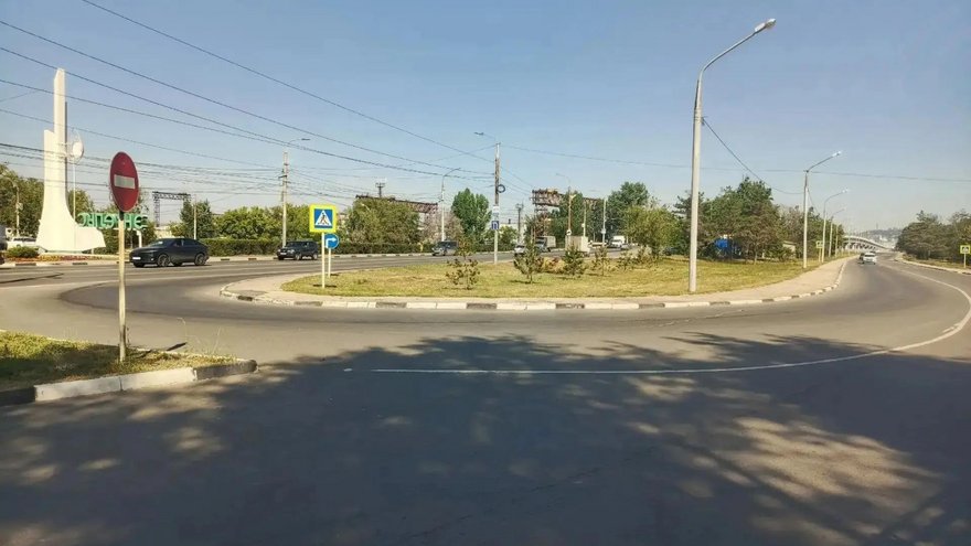 В Энгельсе снесли последний незаконный билборд на центральном въезде