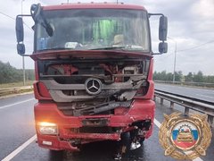 На окраине Саратова два человека разбились в ДТП с грузовиками