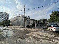 В Саратове тушили магазин Чижик и СТО