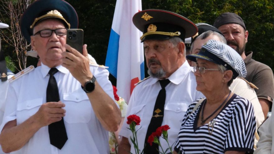 В Саратове отметили 330-летие создания Военно-морского флота России