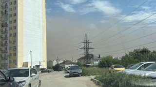 Сильный ветер повредил крышу школы в Балаковском районе