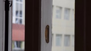 В Саратове женщина попала в травмпункт после падения с 4 этажа