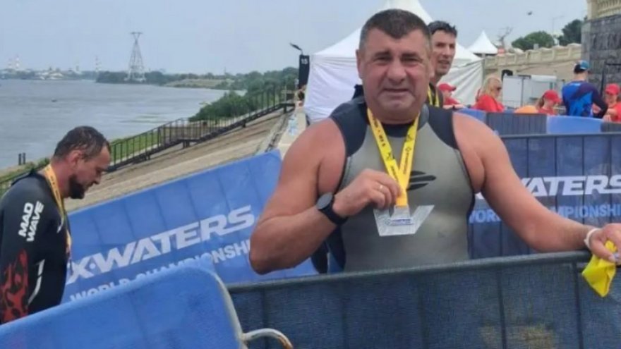Экс-начальник полиции Саратова Чепурной дважды переплыл Волгу в Нижнем Новгороде