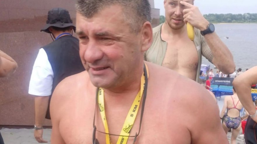 Экс-начальник полиции Саратова Чепурной дважды переплыл Волгу в Нижнем Новгороде