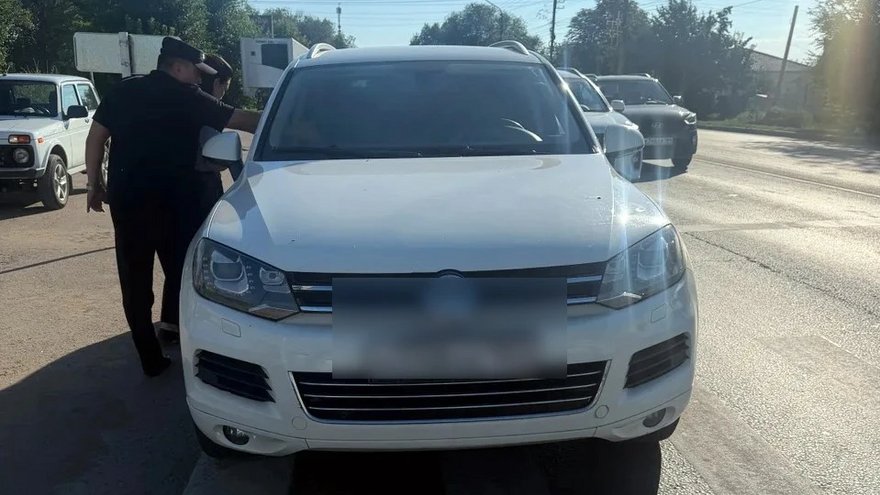 Подросток угнал внедорожник, чтобы произвести впечатление на девушку