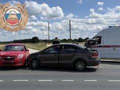 В Саратове 10-летняя девочка пострадала в столкновении легковушки с грузовиком