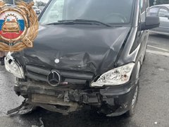 В Саратове 10-летняя девочка пострадала в столкновении легковушки с грузовиком