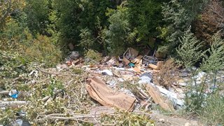В Саратове нашли огромную свалку на природе: ущерб оценивается в 10 млн рублей