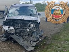 Две девочки и трое взрослых разбились в лобовом ДТП под Саратовом