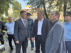 При налете БПЛА на Энгельс поврежден многоквартирный дом: жильцам пообещали помощь