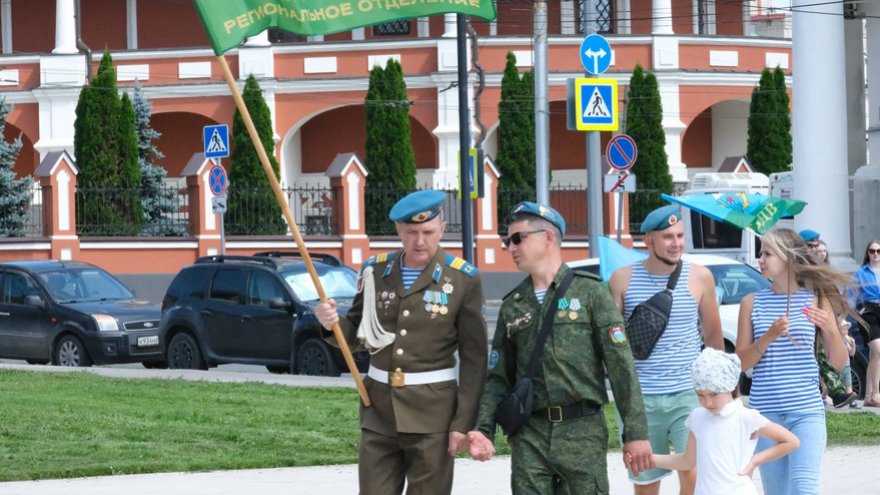 В Саратове отметили 96-ю годовщину образования ВДВ