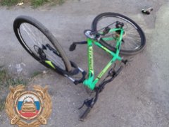 В Саратовской области две девочки на электросамокате попали под машину
