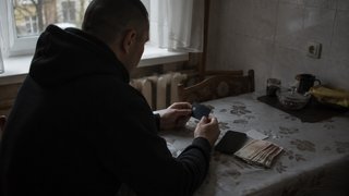 Мужчина получил уголовку за покупку банковской карты в интересах мошенников