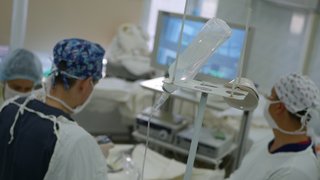 Впал в кому и посинел: в Саратове спасли мальчика с колпачком от ручки в бронхах