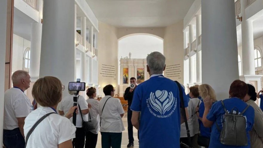 Саратовских пенсионеров обучат, как стать звездой в Max и Одноклассниках