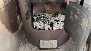 В Саратове мужчина обгорел при попытке разжечь печь