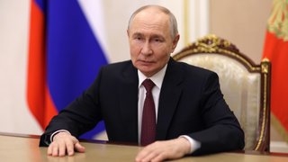 Президент наградил двух жителей Саратовской области и певца Николая Баскова