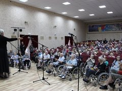 В Энгельсском доме-интернате прошел благотворительный концерт музыкантов Национального филармонического оркестра России