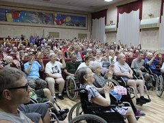 В Энгельсском доме-интернате прошел благотворительный концерт музыкантов Национального филармонического оркестра России