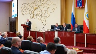 Бусаргин поручил минздраву проверить все районные больницы в Саратовской области