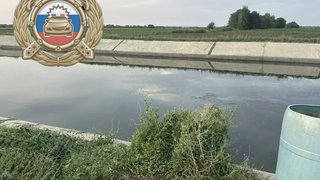 В Саратовской области тракторист съехал в оросительный канал и погиб
