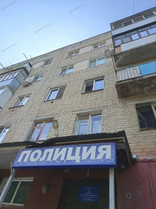 В Саратове ребенок упал с 3 этажа на козырек отдела полиции