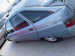 Приставы поймали 23-летнюю должницу на пляже в Саратове